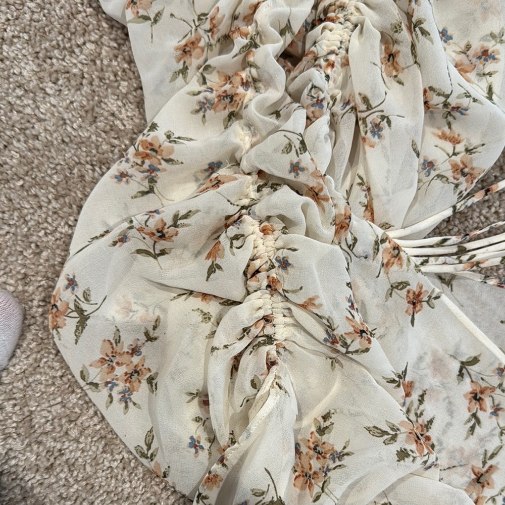 Floral Ruched Dress - Picture 4 of 7